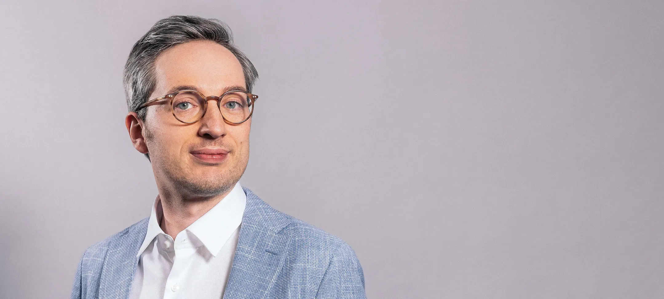 Ophtalmologue spécialisé dans les maladies de la rétine et la cataracte.