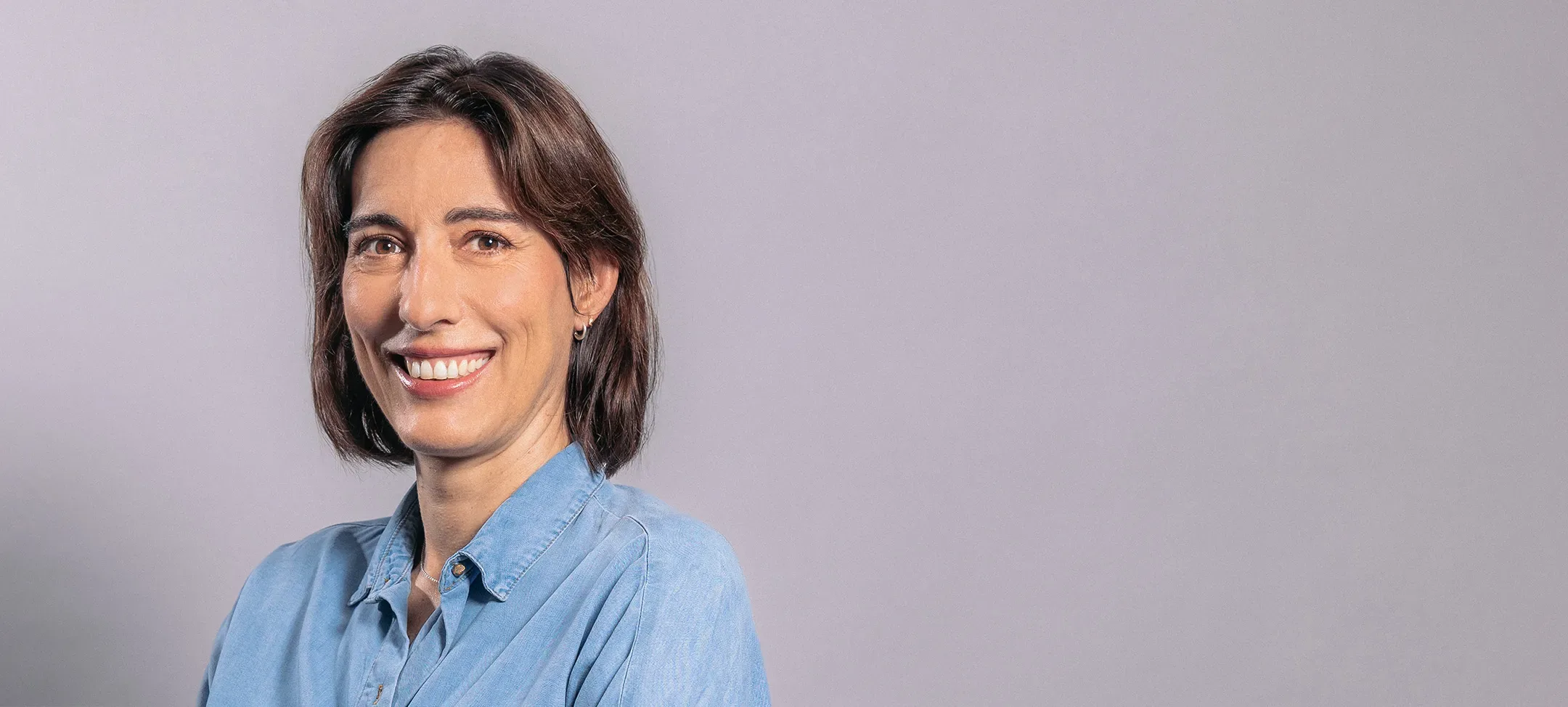Julie Blavin, ophtalmologue spécialisée en chirurgie du segment antérieur, chirurgie de la cataracte, chirurgie réfractive ; prise en charge médicale et chirurgicale du glaucome
